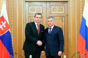 Словацький уряд та Росія: дружити не можна віддалятися