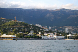 How Russia fills the Crimea with the “anti-ukrainian constituents”