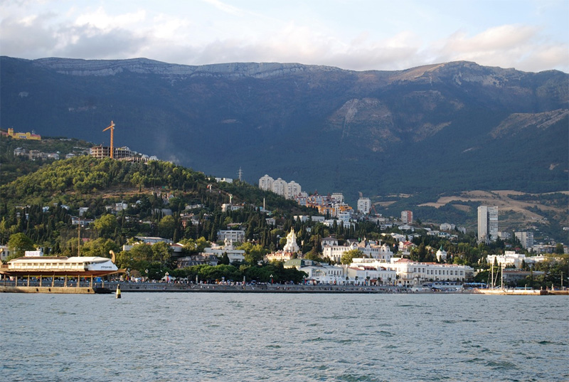 How Russia fills the Crimea with the “anti-ukrainian constituents”