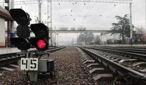 The railway track’s blockade under the Kyiv is a consequence of direct payments absence (ua)