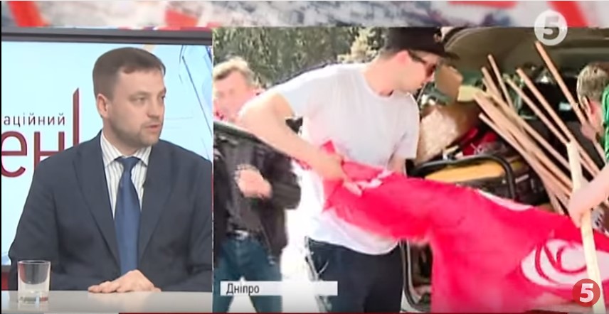 Хто замовив “святковий вихід” Тітушок у Дніпрі