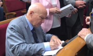 Volodymyr Horbulin presented the book “The World Hybrid War” to the NATO parliamentarians (photo)