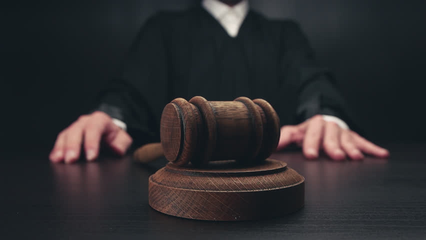 Судейская мантия: Кто? Где? Когда? Открытая дискуссия