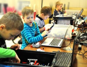 WHAT IS WRONG WITH OUT-OF-SCHOOL LEARNING IN UKRAINE AND HOW IT CAN BE FIXED