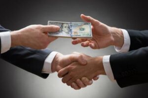 TACTICS OF A THOUSAND CUTS AGAINST UKRAINIAN CORRUPTION