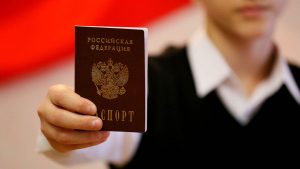 Путін поставив задачу видати паспорти 100% жителям окупованого Донбасу