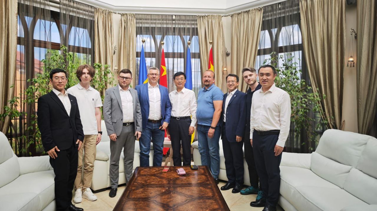 Зустріч UIF з Послом КНР: освіта, технології та експертна співпраця